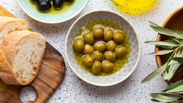 Discover the Secret of Cold-Pressed Olive Oil: What Sets It Apart? | Biolive Blog